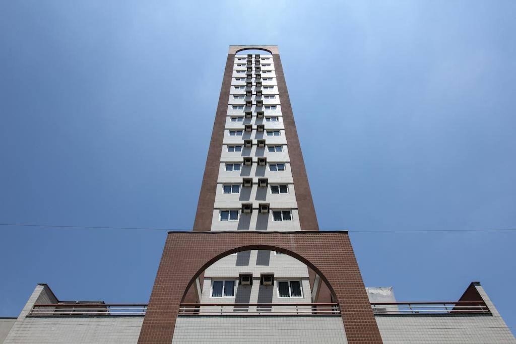 - Andar Alto Apartamento